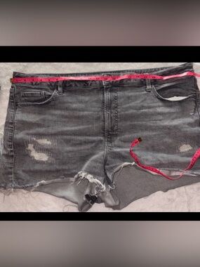 Women’s Distressed Gray Denim Shorts high rise Og straight size 22